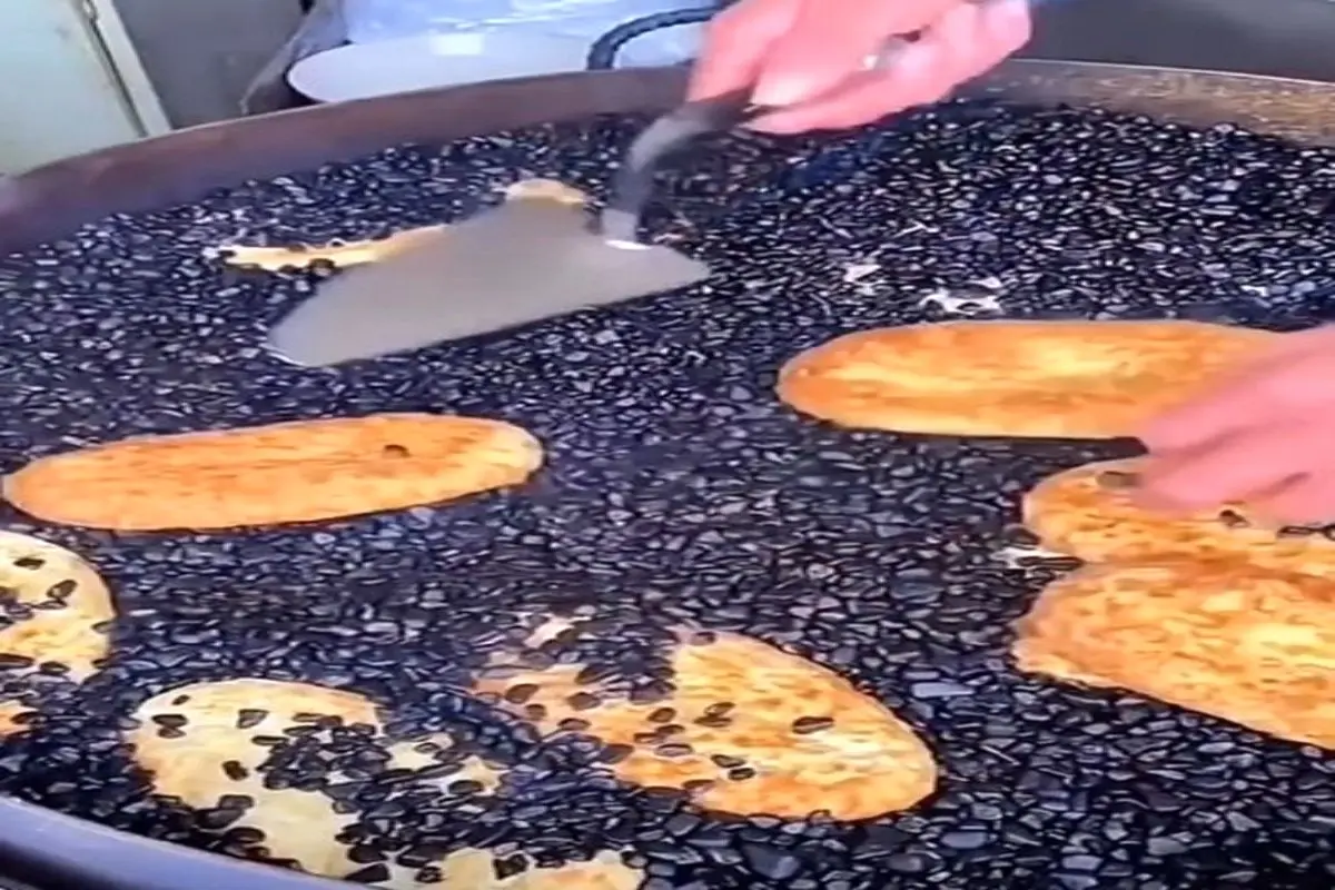 ویدئویی پربازدید از پخت یک شیرینی محلی پرطرفدار