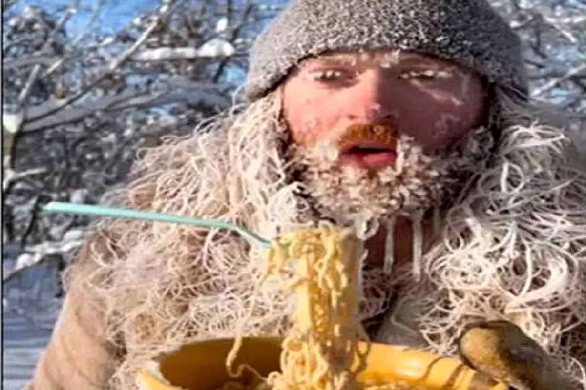 ویدئویی پربازدید از یخ بستن نودل در یخبندان شدید