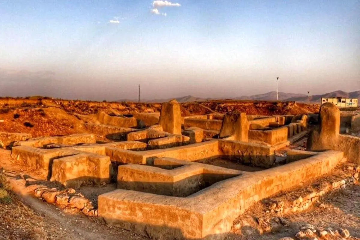 داستان بوسه ابدی عشاق ایرانی در تپه حسنلو + عکس