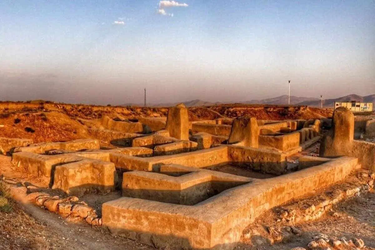 داستان بوسه ابدی عشاق ایرانی در تپه حسنلو + عکس