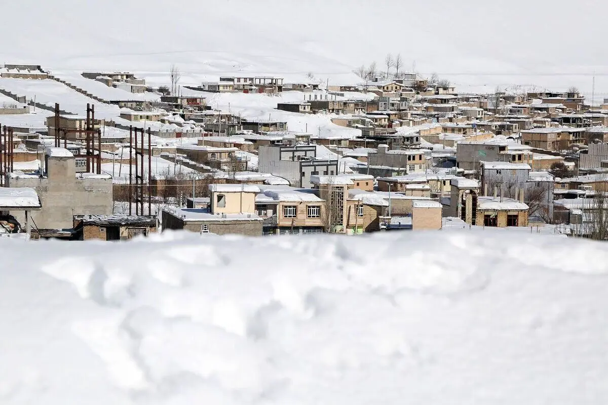 بارش برف ۱۸۰ سانتی متری در کوهرنگ خبرساز شده است+ فیلم