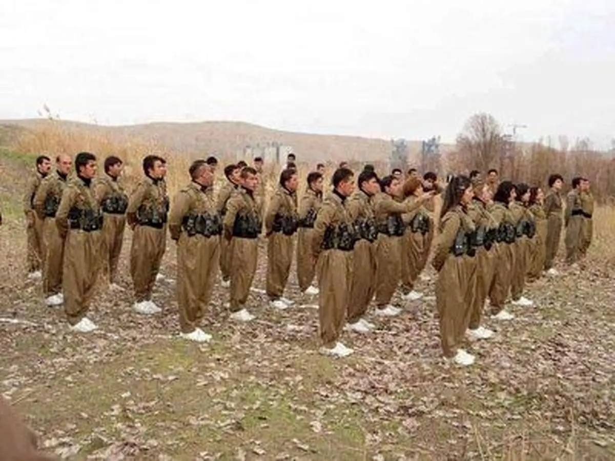 تروریست های حزب دموکرات کردستان در نزدیکی مرزهای ایران و عراق+ فیلم