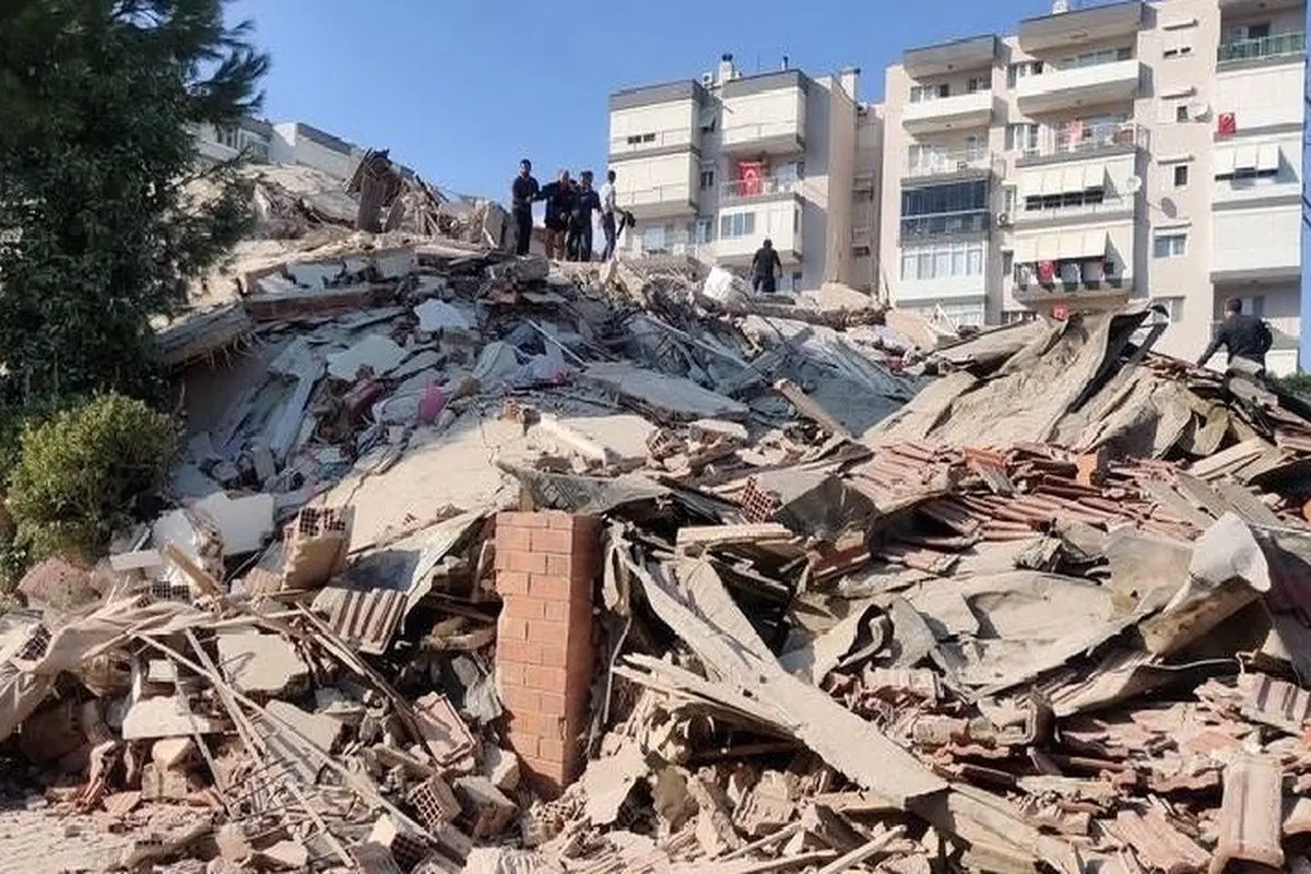 نمایی از ساختمان های فرو ریخته در شهر «ادانا» ترکیه+ فیلم