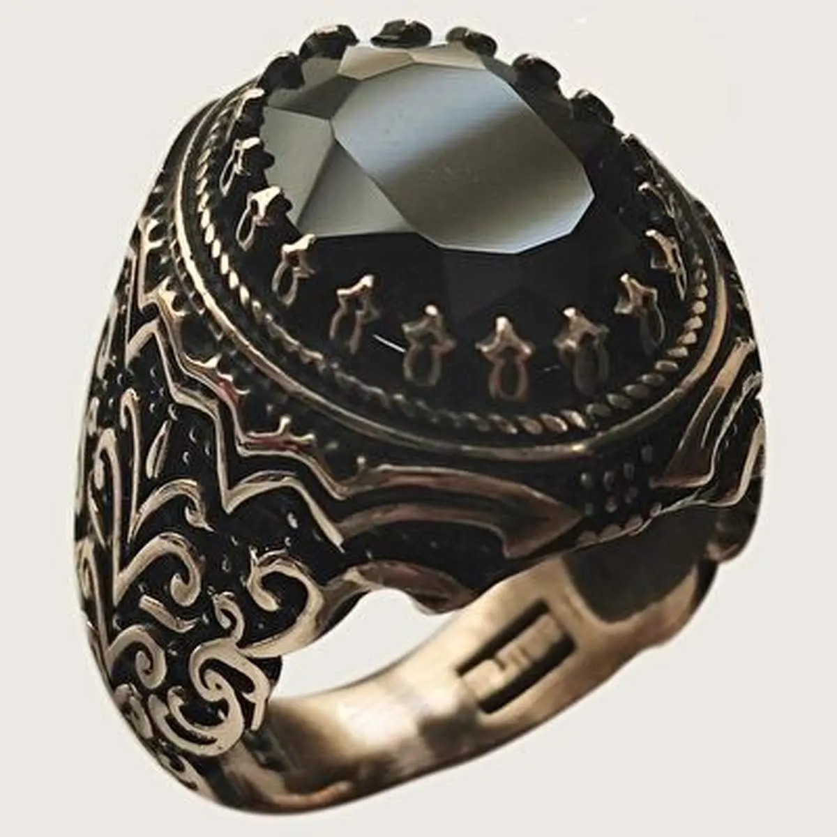 از پیچیدگی های این انگشتر شگفت زده می شوید!+ فیلم