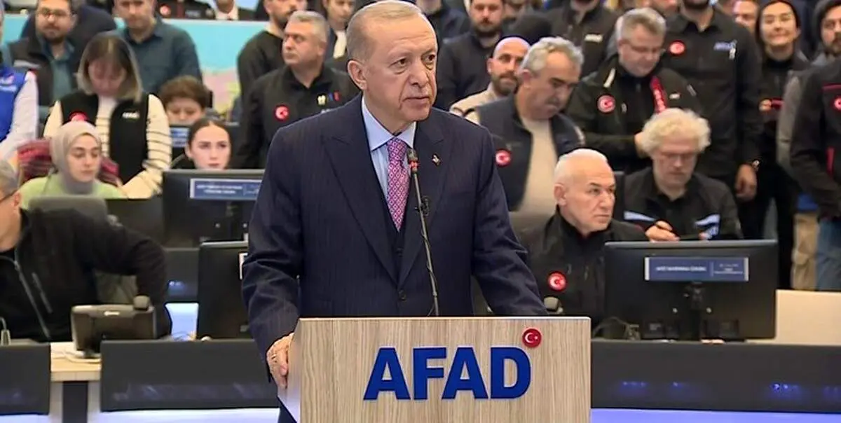 اردوغان: در زلزله امروز تاکنون ۹۱۲ نفر کشته شده اند+ فیلم