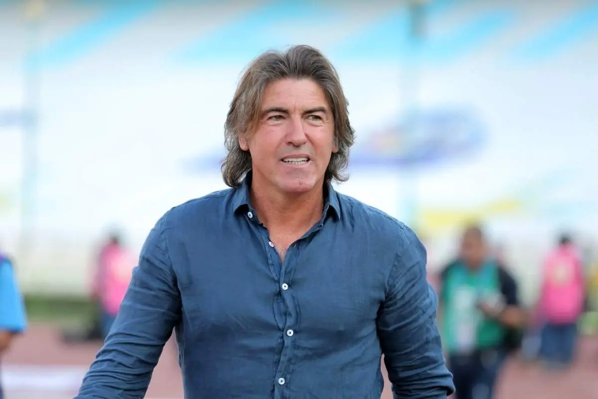 سرمربی استقلال از ایران رفت