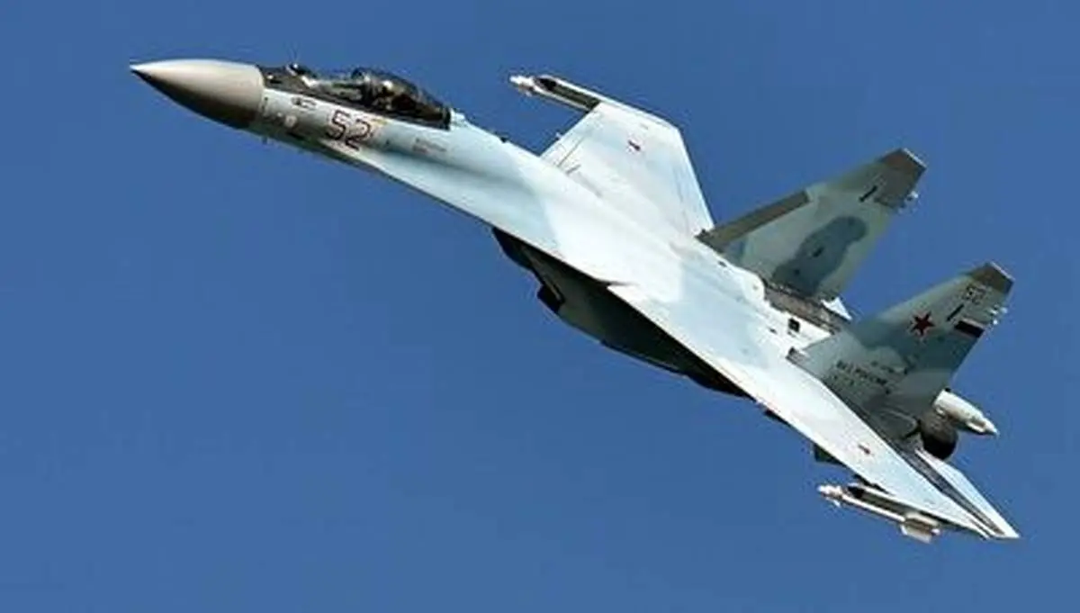 تصاویر فوق العاده از مانور و حرکات نمایشی جنگنده سوخو-۲۷+ فیلم