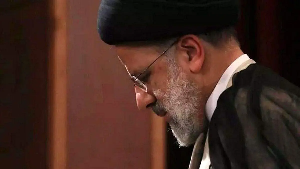 اقامه نماز رئیسی در مسجد تاریخی پکن + عکس