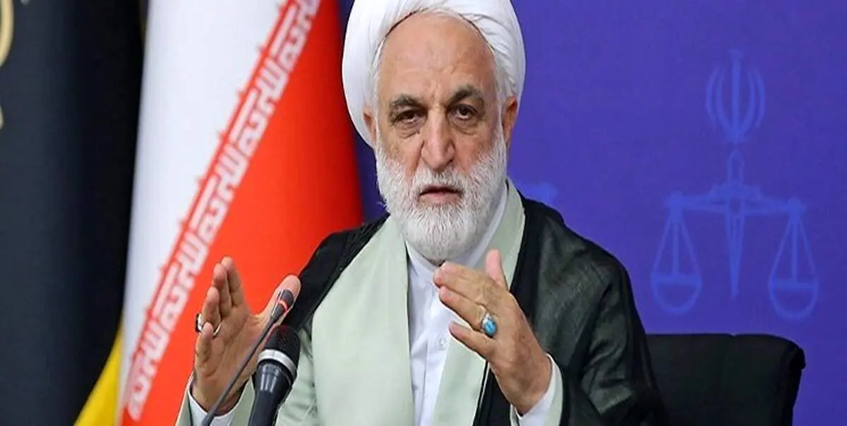 با عمل به آموزه‌های قرآنی می‌توانیم نفوذ‌ی‌ها و منافقین را بشناسیم