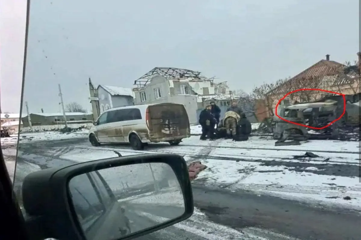 ثبت لحظه برخورد موشک کورنت به یک خودرو در اکراین+ فیلم و عکس