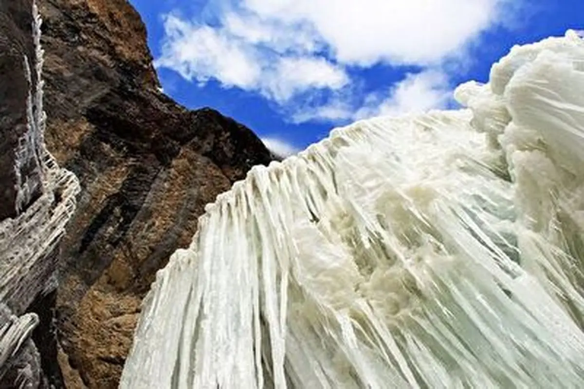 آبشار معروف تهران یخ زد! + فیلم