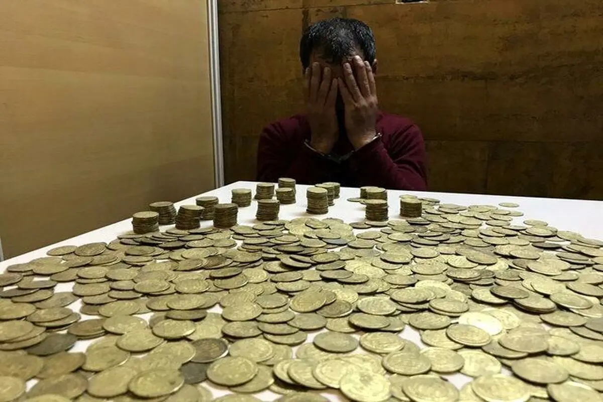کشف سکه تاریخی ۳۰۰ ساله از یک خانه در ورامین