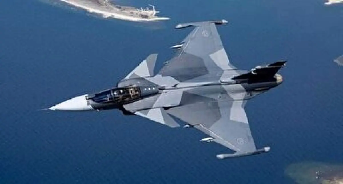 مانورهای فوق‌العاده جنگنده ساب ۳۹ + فیلم