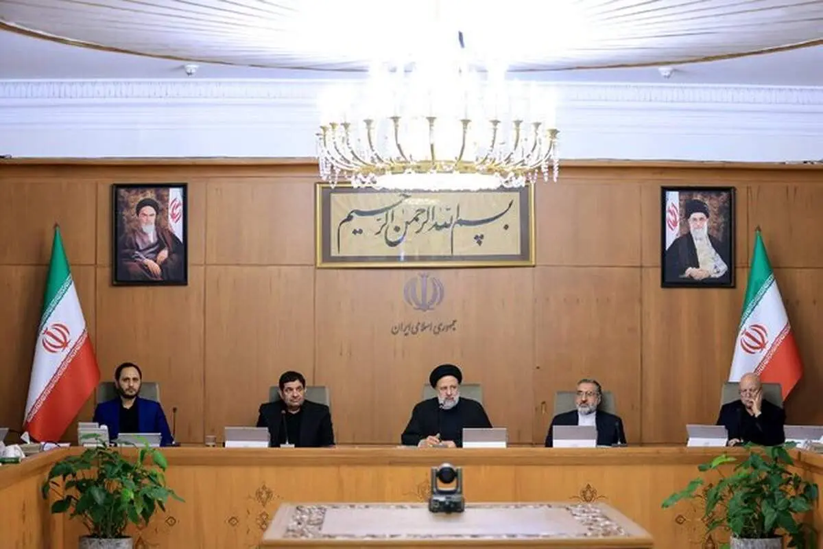 تلاش وزیران و مدیران دستگاه‌ها برای ایجاد ثبات در بازار و کنترل قیمت‌ها