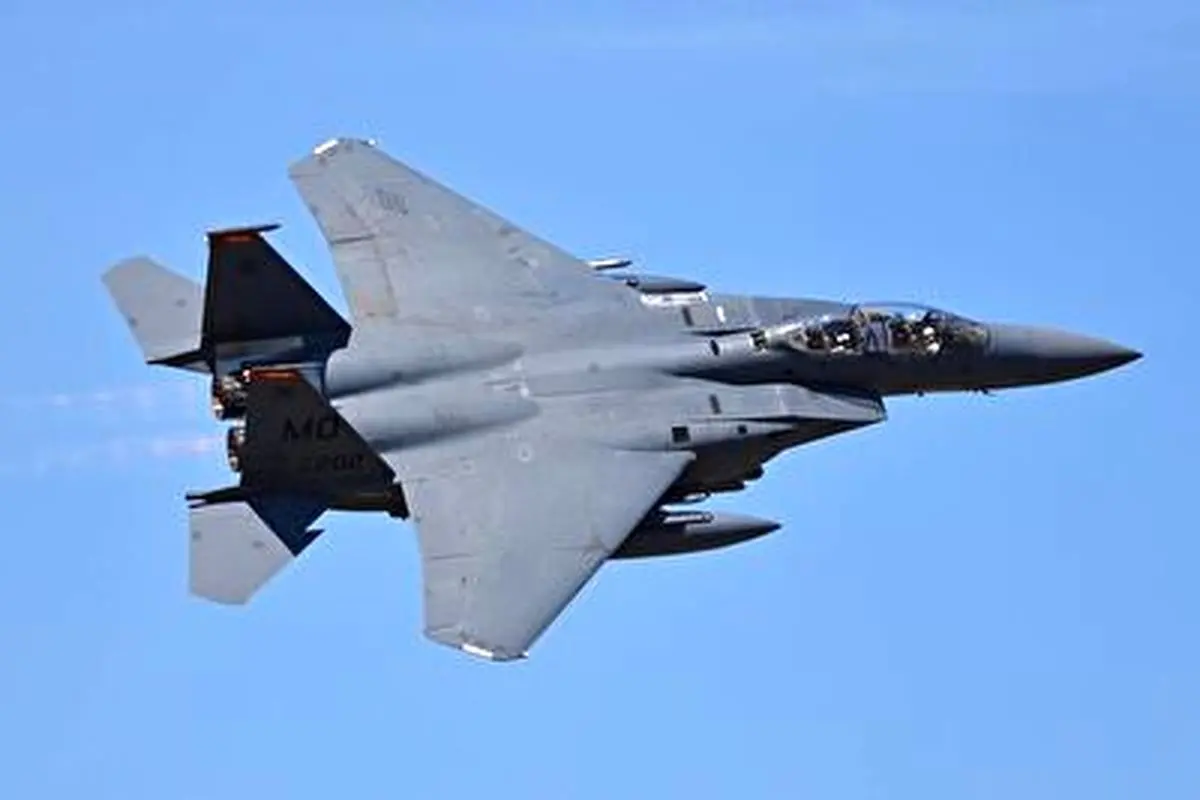 پرواز تماشایی جنگنده اف-۱۵ئی استرایک ایگل + فیلم