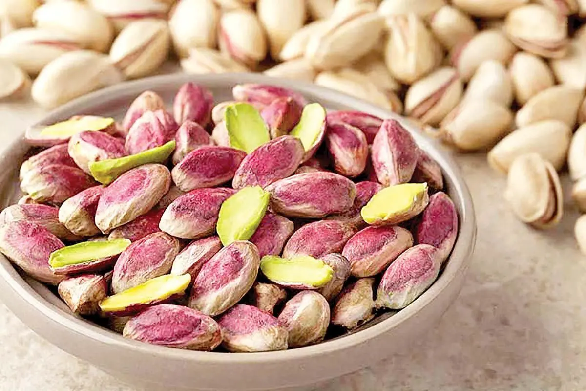 واکنش عجیب به پسته های ۱ میلیونی؛ مردم پسته ریزتر بخرند!