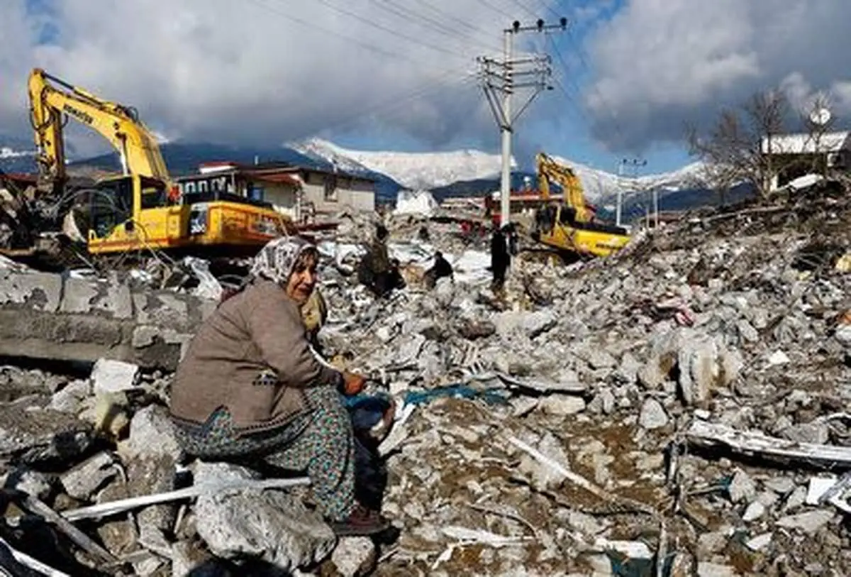 لحظه وحشتناک زلزله وسط لایو اینستاگرامی چند دختر جوان!+ فیلم