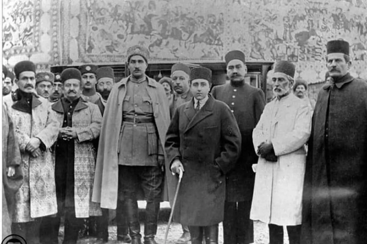 اعلامیه «حکم می‌کنم» رضاخان پس از کودتای ۳ اسفند ۱۲۹۹ +عکس