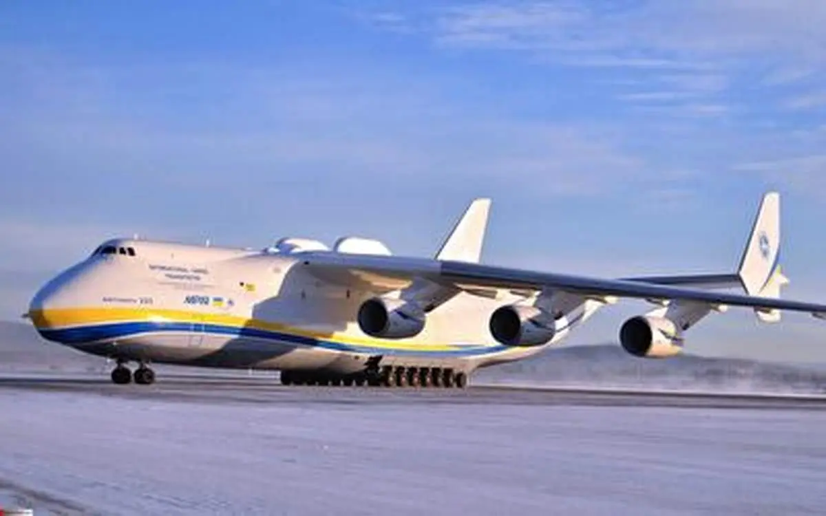 صحنه ای دیدنی از پرواز بزرگترین هواپیمای جهان که بمباران شد!+ فیلم