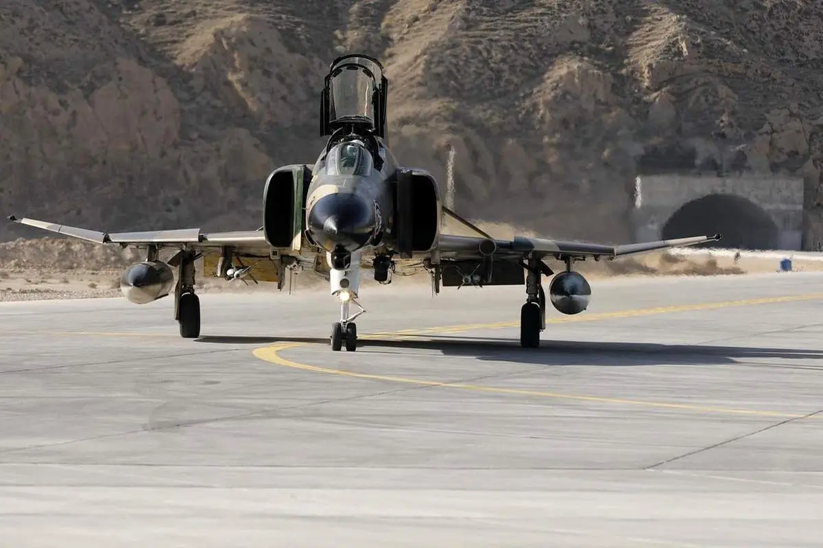 غرش جنگنده‌های ارتش در پایگاه زیرزمینی عقاب ۴۴ +فیلم