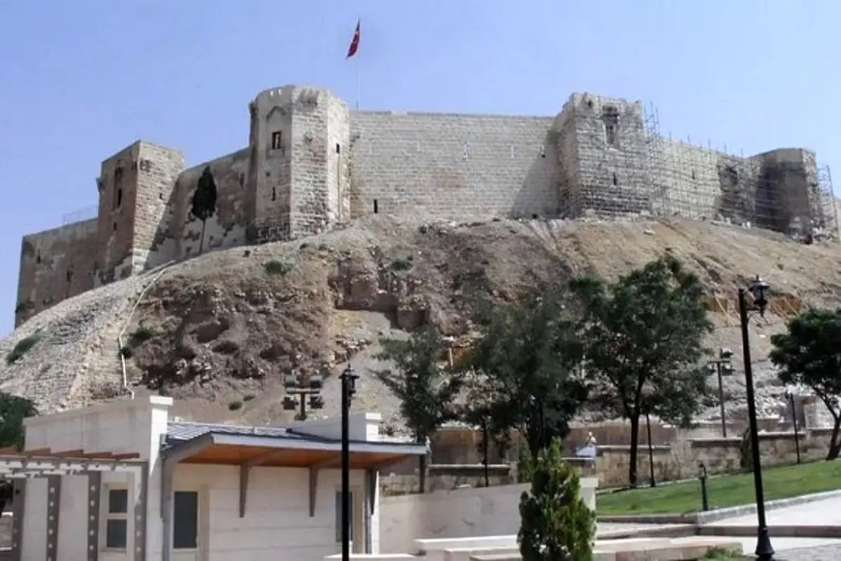 قلعه ای باستانی ای که در زلزله ترکیه تخریب شد + فیلم