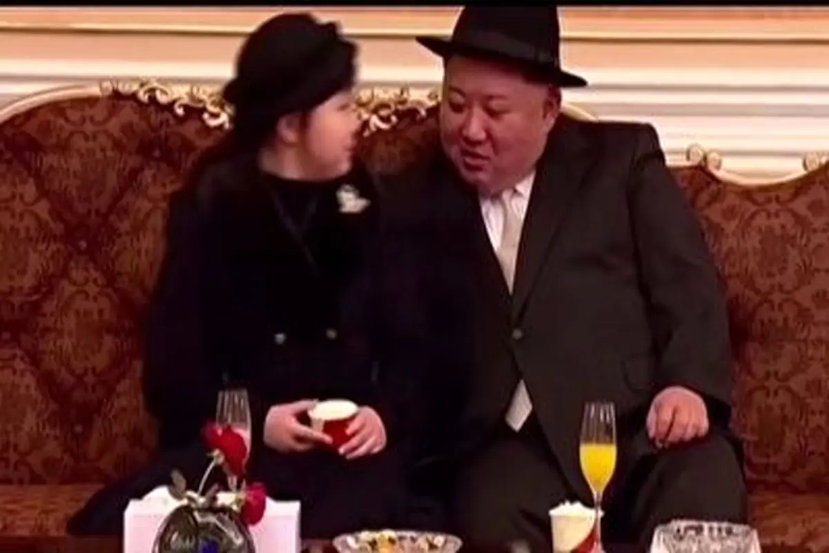 حضور رهبر کره شمالی و دخترش در رژه نظامی+ فیلم