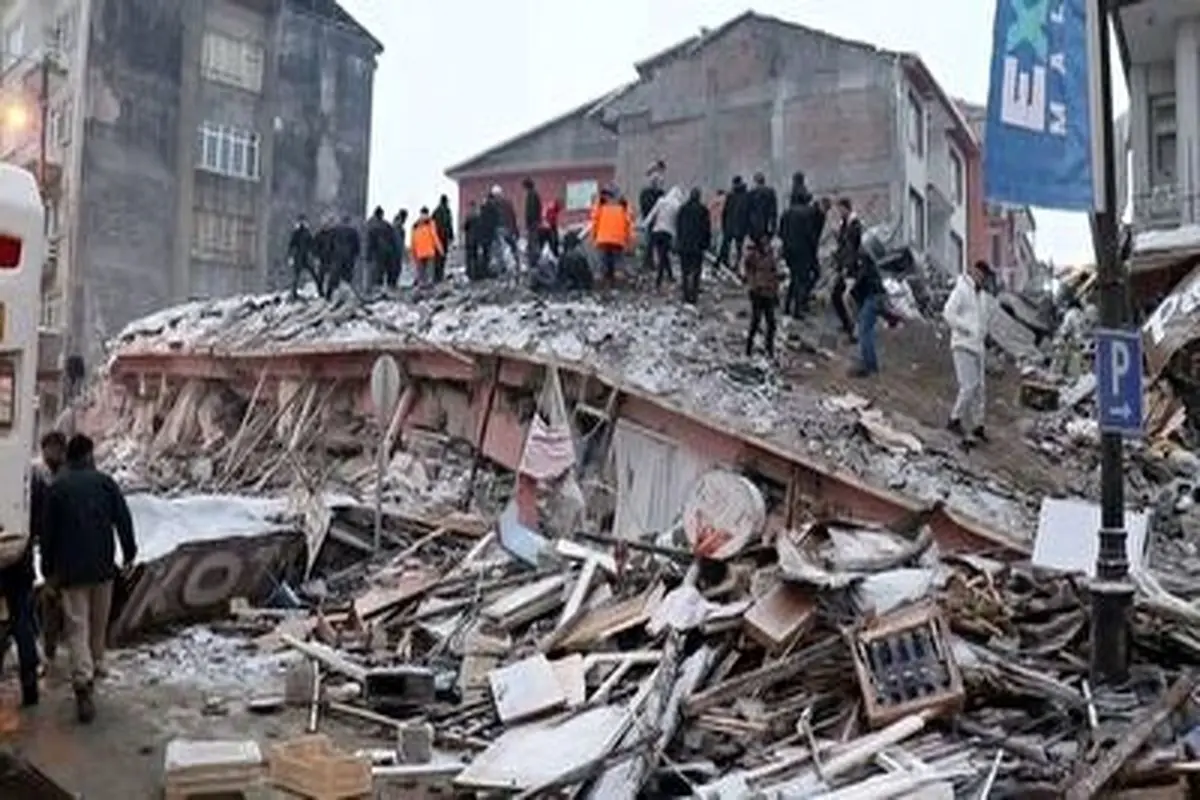 لحظه هولناک جابجایی ۴ متری زمین در ترکیه بر اثر زلزله!
