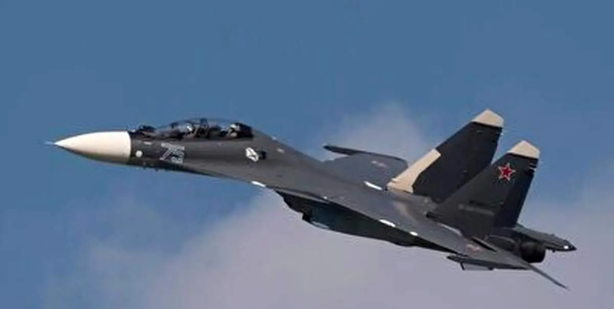 مانور فوق‌العاده جنگنده سوخو ۳۰ در آسمان + فیلم