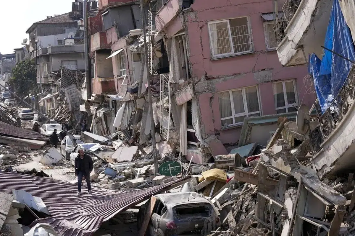 ناکارآمدی و بی‌عدالتی در امداد؛ خشم جای اندوه زلزله‌زدگان ترکیه را می‌گیرد