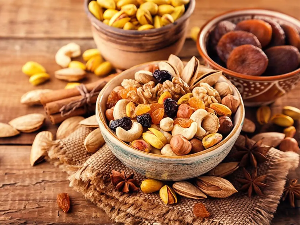 به این دلیل آجیل کهنه نخورید