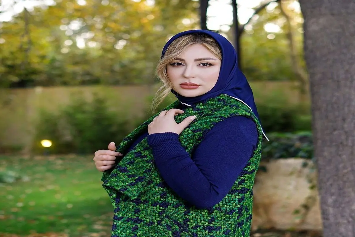 عکس زیر خاکی از نیوشا ضیغمی و پدرش
