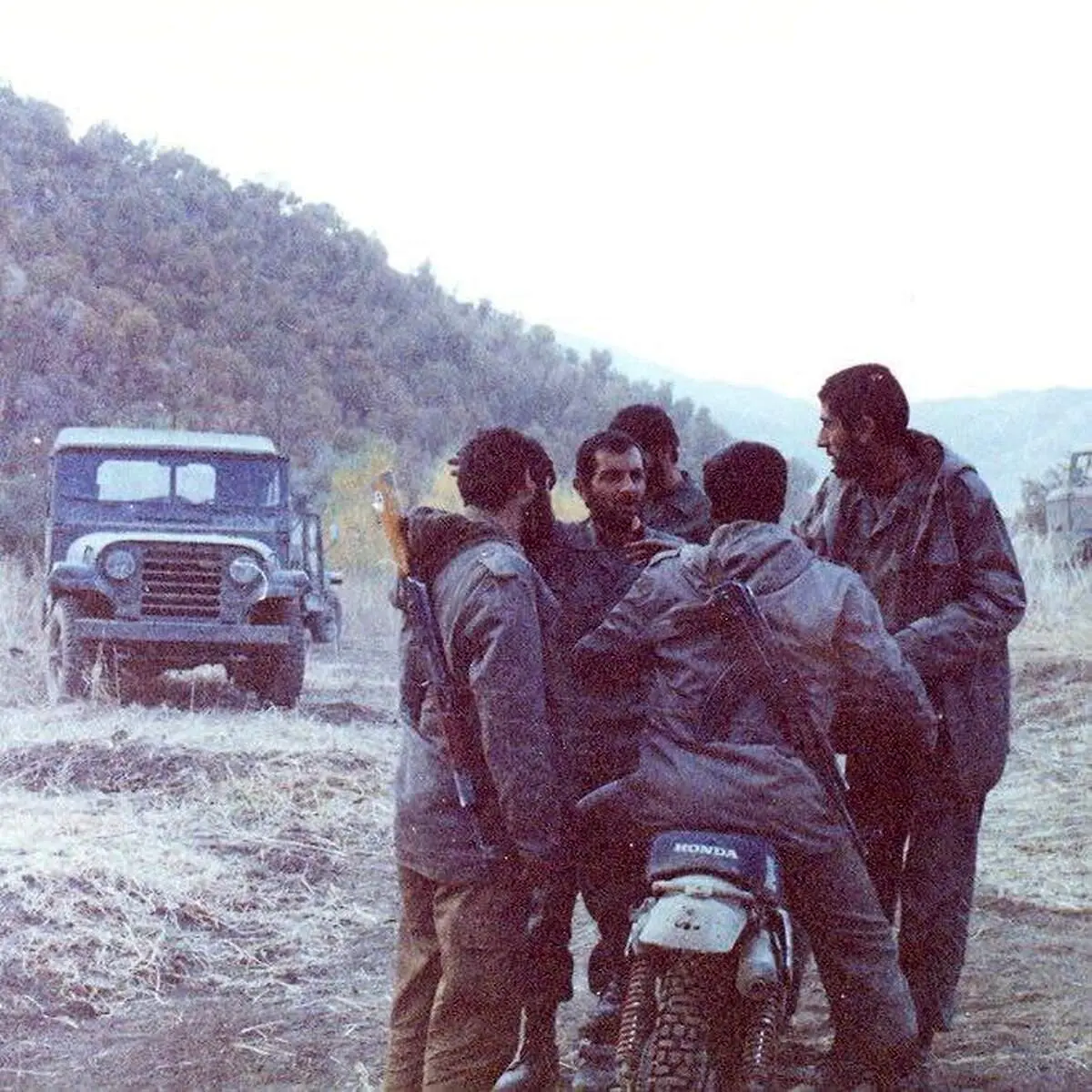 دستخط مهدی باکری پس از شهادت برادرش+ عکس