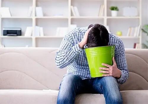 ۱۰ راهکار برای درمان حالت تهوع در خانه