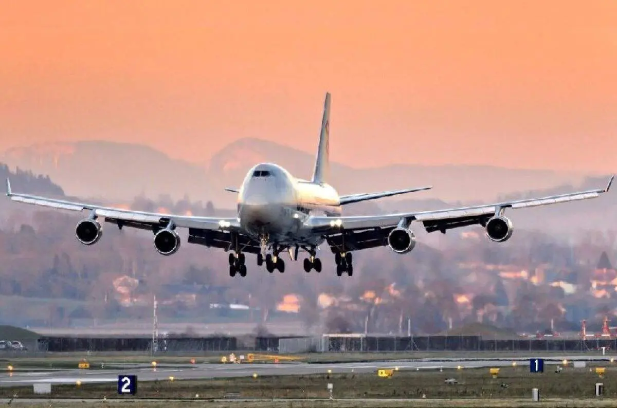 فرود فوق العاده بوئینگ ۷۴۷ در مه غلیظ+ فیلم