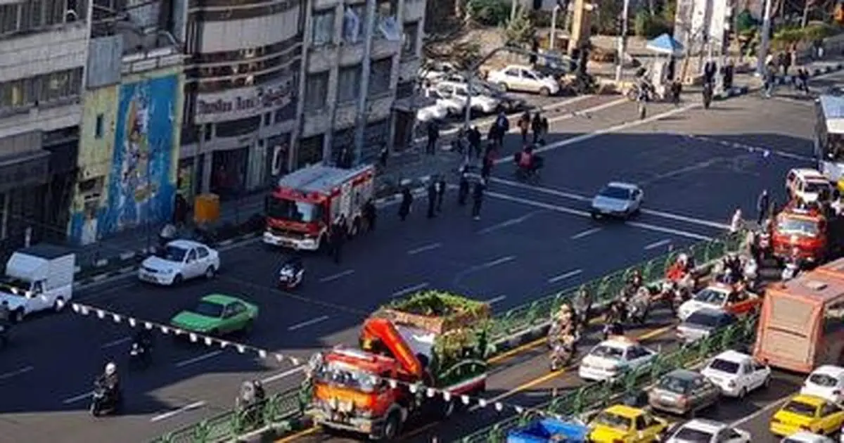 خیابان‌های تهران عزادار آتش‌نشان شهید شده در ساختمان بهار+ فیلم