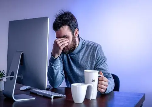 هر آنچه که باید در مورد مسمومیت با کافئین بدانید
