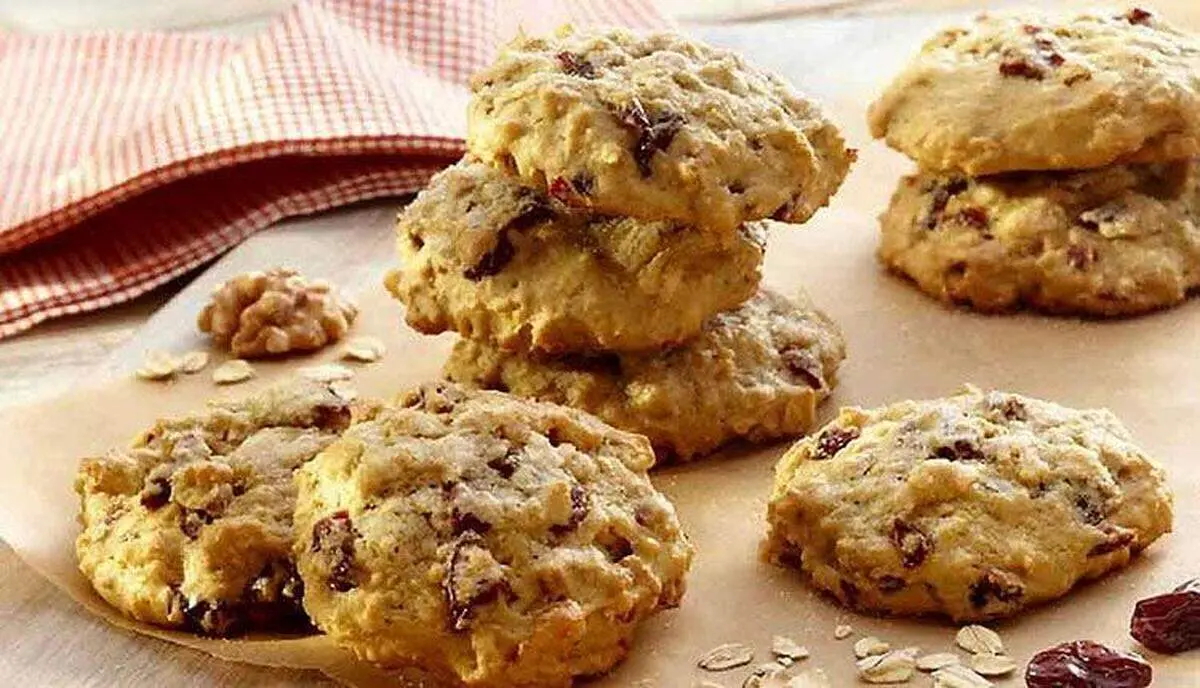 طرز تهیه کوکی گردویی کشمشی