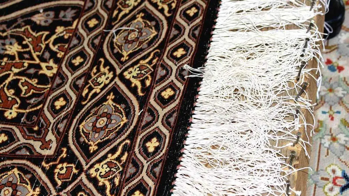 نحوه شستن ریشه های فرش در منزل