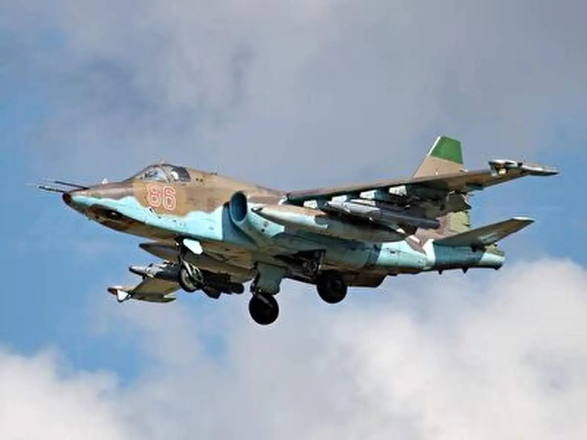 اقدام جنون آمیز خلبان سوخو ۲۵ اوکراین علیه ستون زرهی روسیه+ فیلم