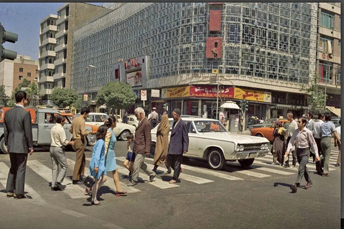 عکسی جالب و دیدنی از تهران شلوغ ۵۰ سال پیش