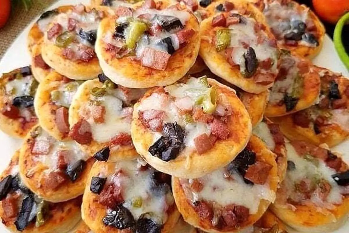 طرز تهیه مینی پیتزای تابه‌ ای