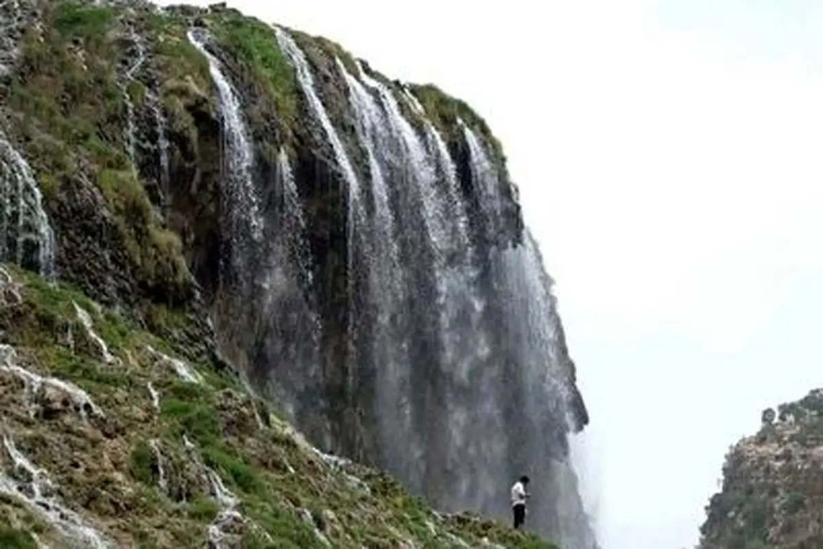 تصاویر زیبا از آبشار دوغ مانند با ارتفاع ۱۰۰ متر + فیلم