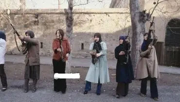 آموزش استفاده از اسلحه برای بانوان در سال ۱۳۵۸+ عکس