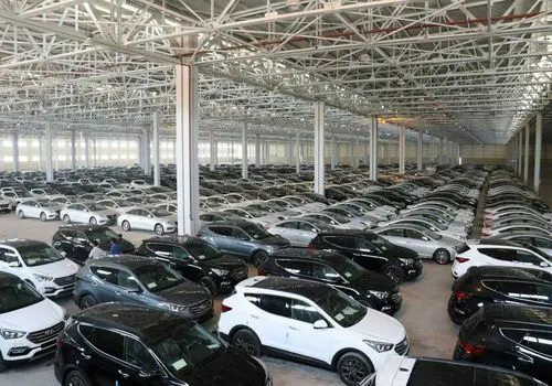 نوسان قیمت انواع خودروهای داخلی در بازار