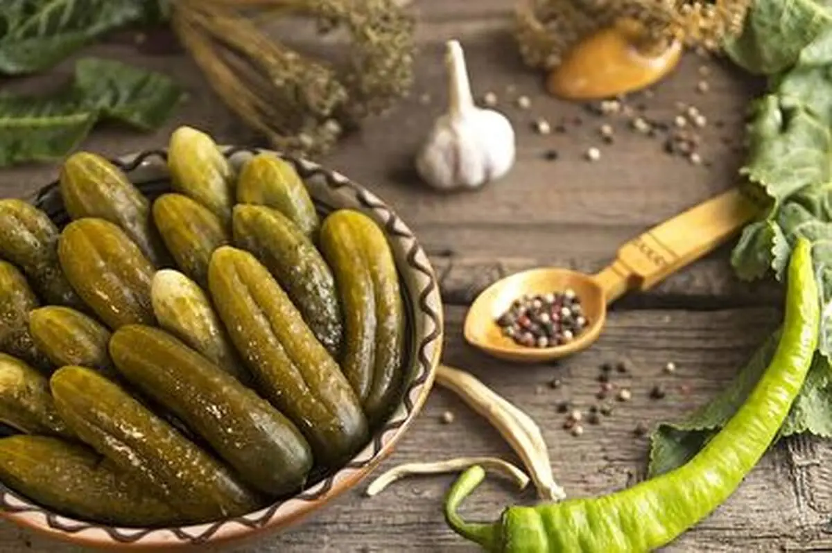 ترفند برای درست کردن خیار شور در عرض ۲۰ دقیقه