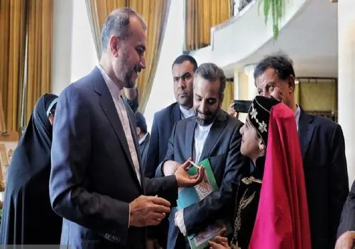 برپایی سفره هفت‌سین ایرانی و جشن نوروز در پارلمان کرواسی + عکس