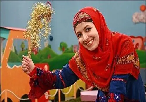 عکس متفاوت خاله شادونه از نماز جمعه رهبری