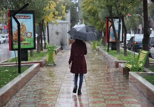 هوای بارانی تهران در شرایط نارنجی