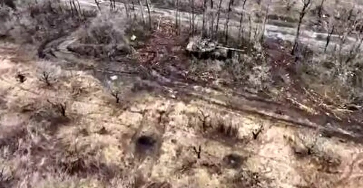 انهدام دوتانک روسی با پرتاب نارنجک! + فیلم