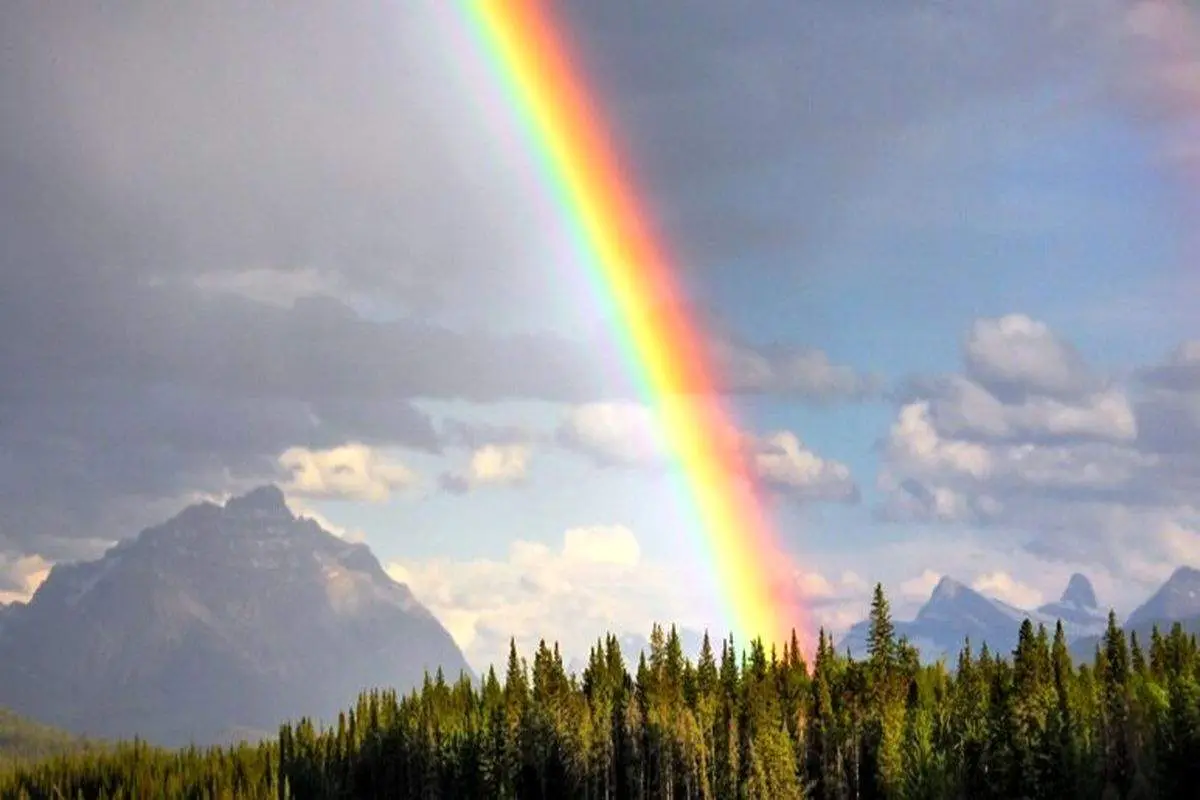 ثبت یک رنگین کمان شگفت انگیز توسط خلبان + عکس